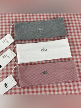 ALO Yoga Ribbed Headband Trio — Gray, White & Mauve Pink